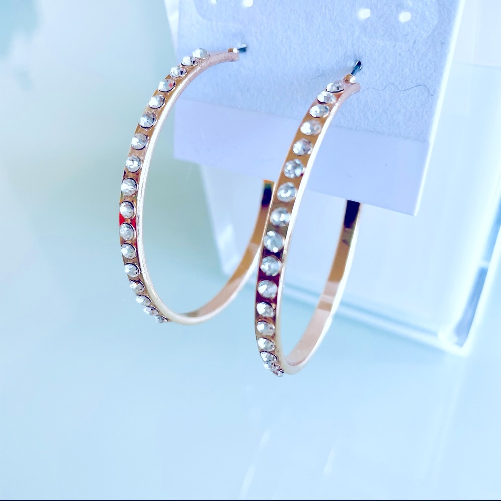 3/$10🔮Gold and Rhinestone Hoop Earrings
